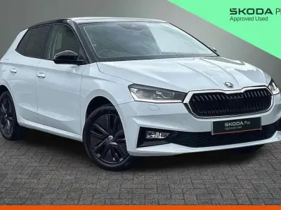 Used Skoda Fabia Colour Edition 94 HP (69 kW) 2022 Moon white metallic black magic pearl effect Hatchback