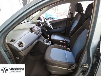 Used Hyundai i10 Premium 87 HP (63 kW) 2016 Blue Hatchback