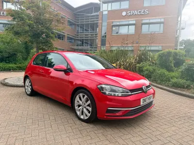 Used VW Golf VII SE 125 HP (91 kW) 2017 Red Hatchback
