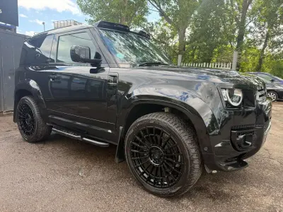 Usado Land Rover Defender 2023 Negro SUV