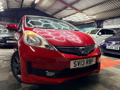 Begagnad Honda Jazz SI 99 HK (72 kW) 2013 Röd Halvkombi