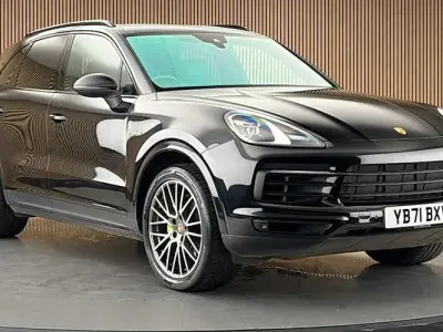 Used Porsche Cayenne 462 HP (339 kW) 2022 Black SUV