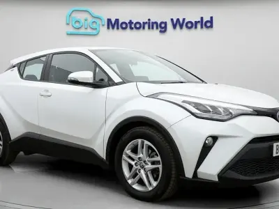 Used Toyota C-HR 122 HP (89 kW) 2023 White SUV