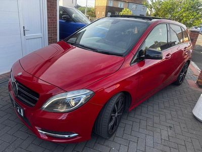 Used Mercedes B200 2013 Red MPV