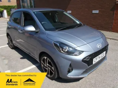 Gebraucht Hyundai i10 Premium 79 PS (58 kW) 2024 Blau Kleinwagen