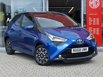 Used Toyota Aygo X-clusiv 72 HP (52 kW) 2018 Blue Hatchback