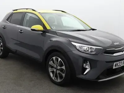 Gebraucht Kia Stonic 99 PS (72 kW) 2023 Grau SUV