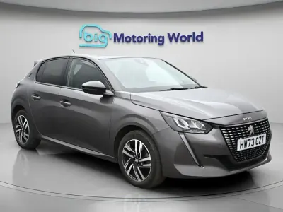 Begagnad Peugeot 208 Allure+ 100 HK (73 kW) 2023 Grå Halvkombi