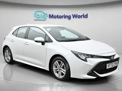 Usado Toyota Corolla 122 HP (89 kW) 2023 Branco Citadino