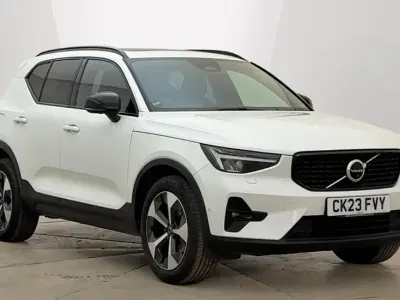 Used Volvo XC40 Ultimate 197 HP (144 kW) 2023 Metallic  crystal white SUV