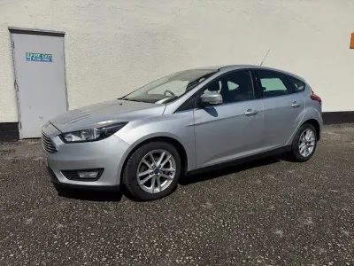 Begagnad Ford Focus Zetec 2016 Silver Halvkombi