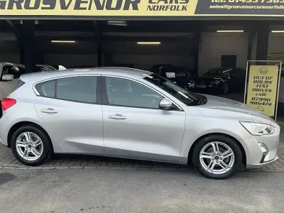 Used Ford Focus Zetec 120 HP (88 kW) 2019 Silver Hatchback