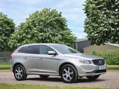 Used Volvo XC60 SE Lux 181 HP (133 kW) 2015 Gold SUV