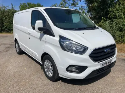 Used Ford Transit Custom Limited 130 HP (95 kW) 2019 White Van