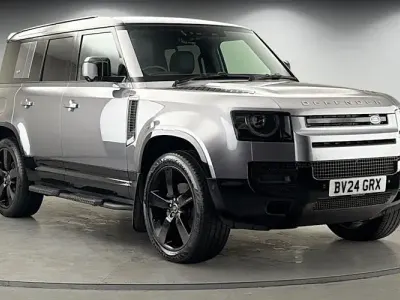 Used Land Rover Defender SE Dynamic 250 HP (183 kW) 2024 Eiger grey SUV