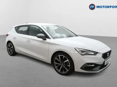 Begagnad Seat Leon FR Sport 131 HK (96 kW) 2022 Vit Halvkombi