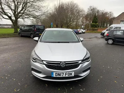 Used Vauxhall Astra Design Edition 125 HP (91 kW) 2017 Silver Hatchback