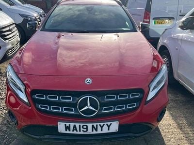 Used Mercedes GLA180 Urban 122 HP (89 kW) 2019 Red SUV