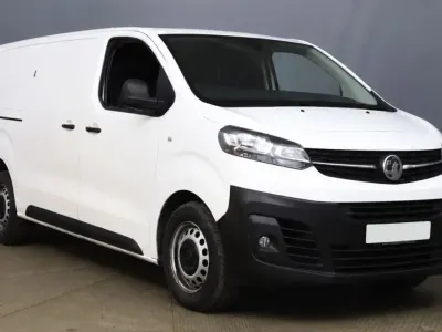 Used Vauxhall Vivaro 100 HP (73 kW) 2022 White MPV