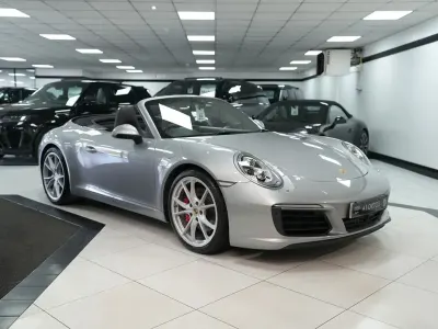 Usado Porsche 911 Carrera S Cabriolet 420 HP (308 kW) 2015 Prateado Cabrios