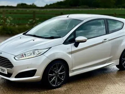 Used Ford Fiesta ST-Line 125 HP (91 kW) 2016 Silver Hatchback