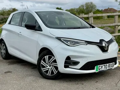 Usado Renault Zoe Play 80 kW (109 HP) 2020 Branco Citadino