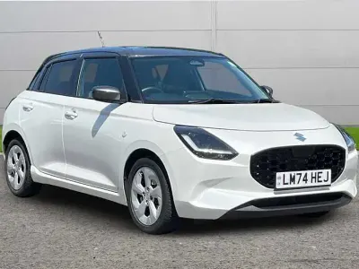 Used Suzuki Swift 2024 Pure white / mineral grey Hatchback