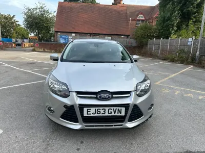 Used Ford Focus Zetec 125 HP (91 kW) 2014 Silver Hatchback