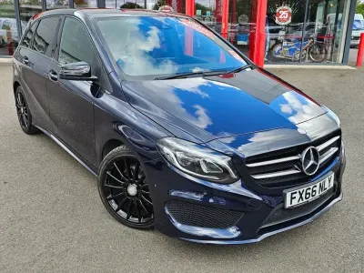 Begagnad Mercedes B180 AMG line 109 HK (80 kW) 2016 Blå Minibuss