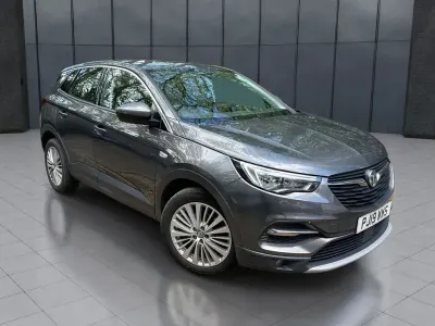 Used Vauxhall Grandland X S 130 HP (95 kW) 2019 Grey SUV