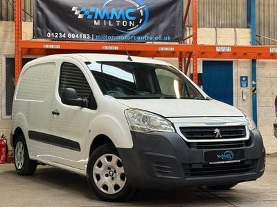Used Peugeot Partner 98 HP (72 kW) 2017 White