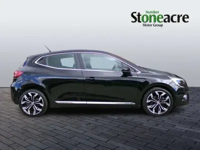 Usado Renault Clio V Version S 138 CV (101 kW) 2022 Negro Utilitario
