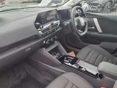 New Citroën C4 PureTech 127 HP (93 kW) 2026 Green SUV