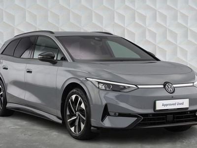 Grey Used 2025 VW ID.7 Pro Estate | £39,892 (Fair price)