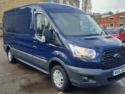 Usado Ford Transit 125 HP (91 kW) 2015 Azul Van