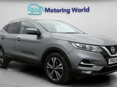 Używany Nissan Qashqai N-Connecta 140 KM (102 kW) 2020 Szary SUV