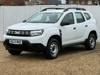 Used Dacia Duster Essentiel 90 HP (66 kW) 2023 White SUV