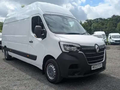 Used Renault Master Business 135 HP (99 kW) 2023 White MPV