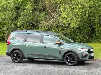 Usado Dacia Jogger Extreme 110 HP (80 kW) 2024 Verde Monovolume