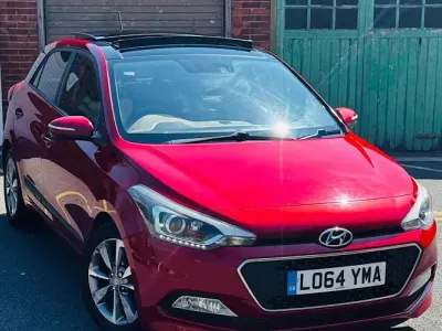 Used Hyundai i20 Premium SE 101 HP (74 kW) 2015 Red Hatchback