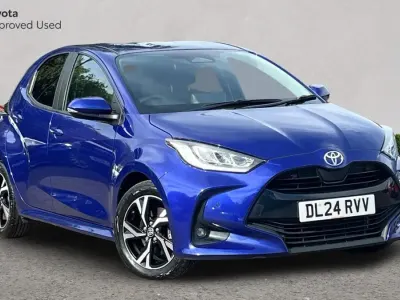 Used Toyota Yaris Design 116 HP (85 kW) 2024 Blue Hatchback