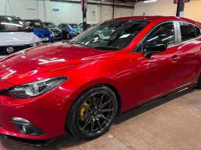 Used Mazda 3 Inclusive 120 HP (88 kW) 2016 Red Hatchback