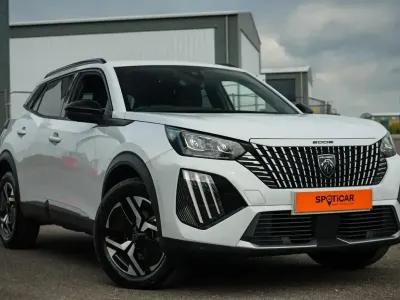 Używany Peugeot 2008 Allure 135 KM (99 kW) 2025 Biały SUV