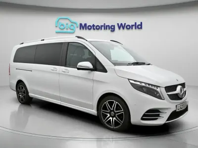 Used Mercedes V300 AMG line 237 HP (174 kW) 2023 White MPV
