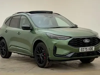 Begagnad Ford Kuga ST-Line X 183 HK (134 kW) 2025 Grön SUV