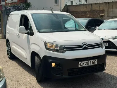 Used Citroën Berlingo Start 100 HP (73 kW) 2020 White MPV