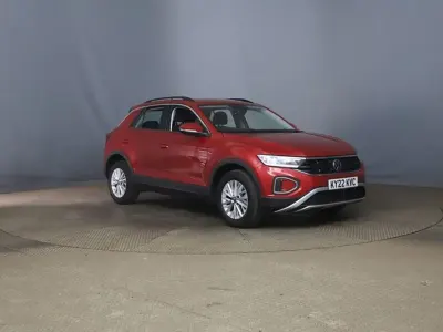 Used VW T-Roc Life 110 HP (80 kW) 2022 Red SUV