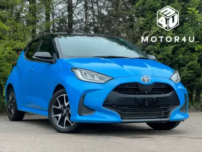 Used Toyota Yaris Hybrid Design 116 HP (85 kW) 2020 Blue Hatchback