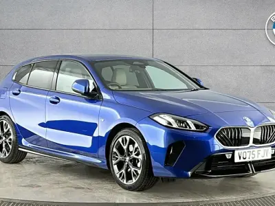 Begagnad BMW 120 M Sport 168 HK (123 kW) 2025 Blå Halvkombi