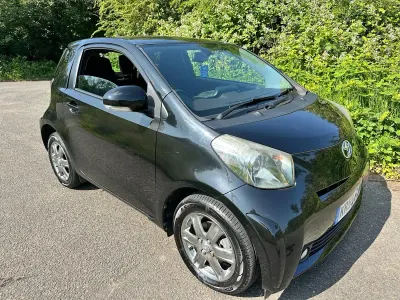 Used Toyota iQ 68 HP (50 kW) 2009 Black Hatchback